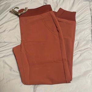 Figs Zamora Jogger Dark Cherry